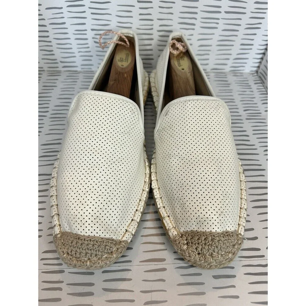 Time And Tru White Perforated Closed‎ Toe Espadrilles Women’s Size 9